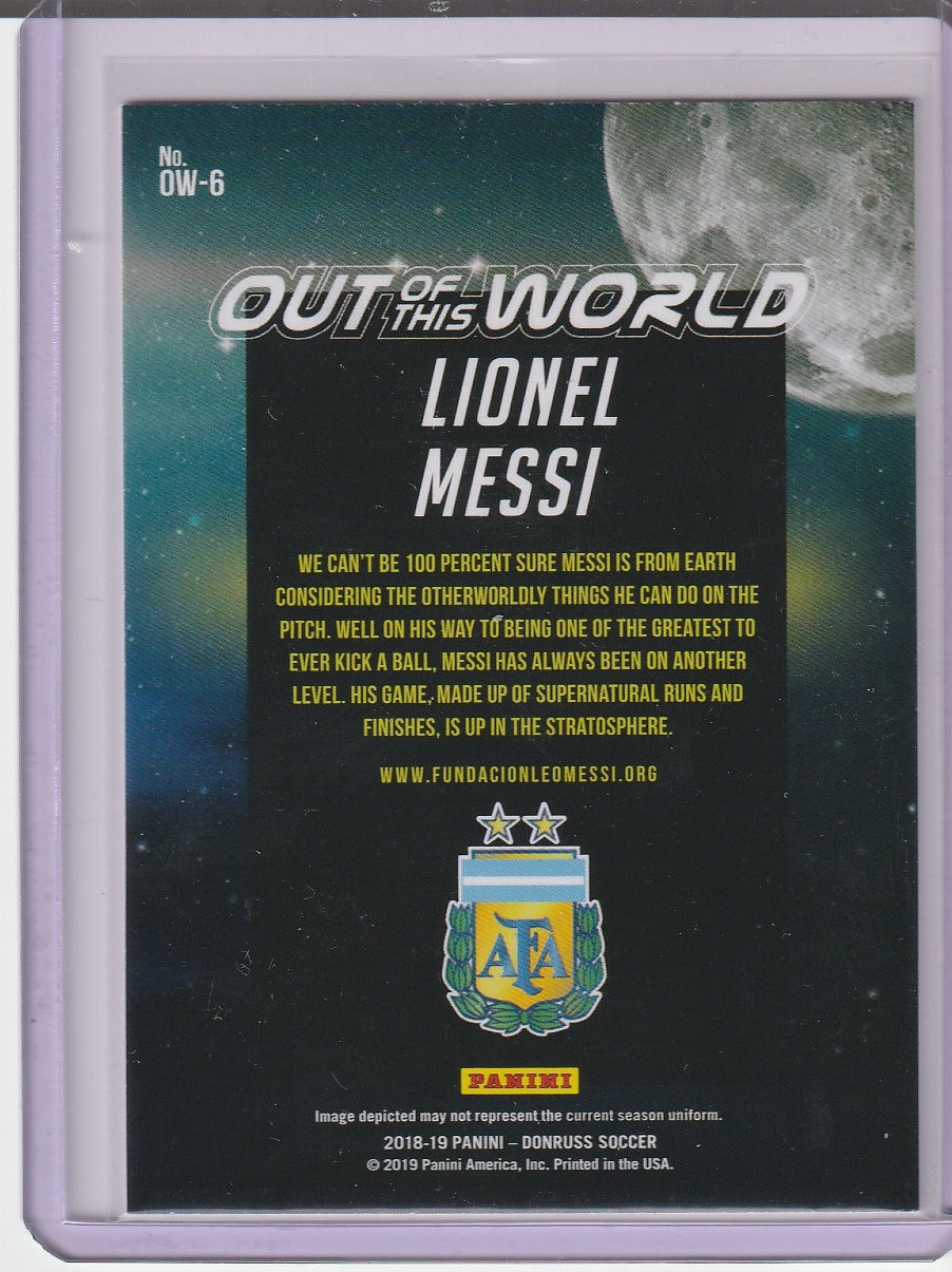 2018-19 Panini Donruss Soccer - Lionel Messi 'Out of this World'