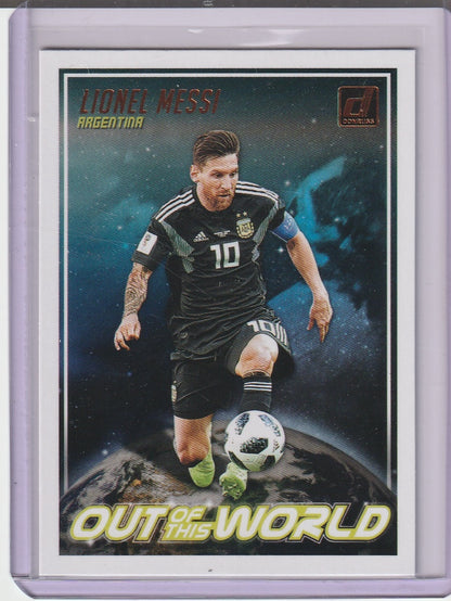 2018-19 Panini Donruss Soccer - Lionel Messi 'Out of this World'